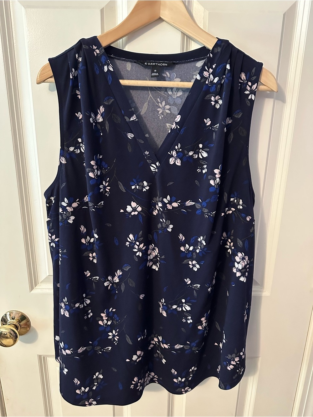41 Hawthorn Navy Floral V-Neck Camisole